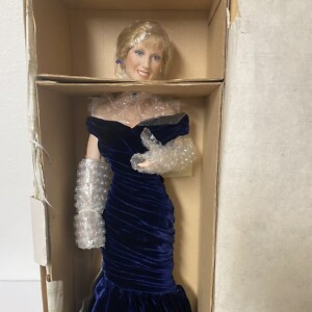 The Ashton Drake Galleries Diana Princess Of Wales Porcelain Doll 1998 NIB w COA